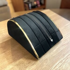 D Suede Bracelet Stand (Black)